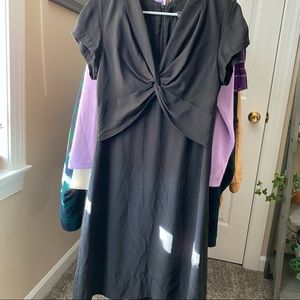 Banana Republic silk dress 🖤